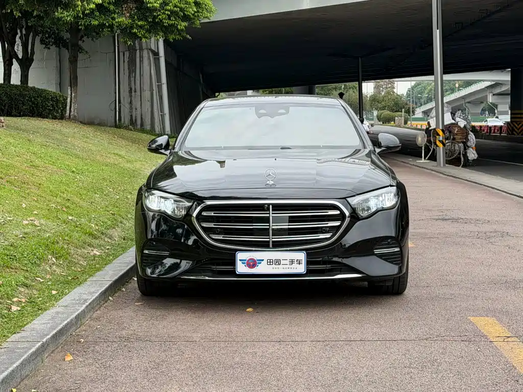 Mercedes-Benz E-Class — миниатюра 2