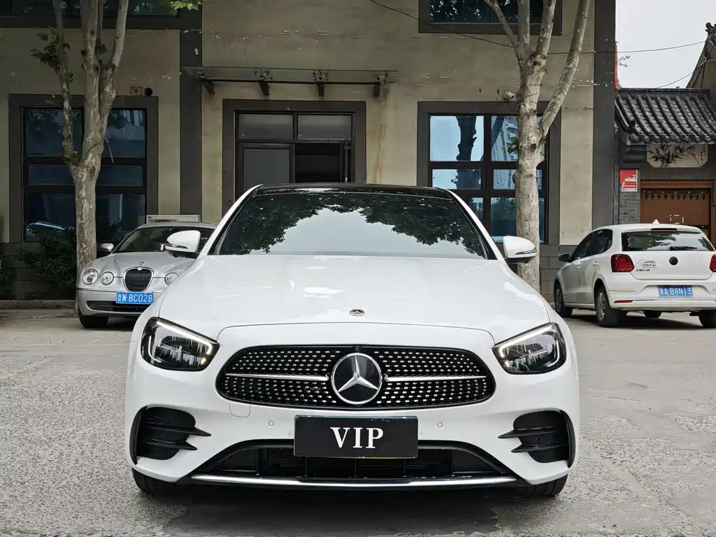 Mercedes-Benz E-Class — миниатюра 2