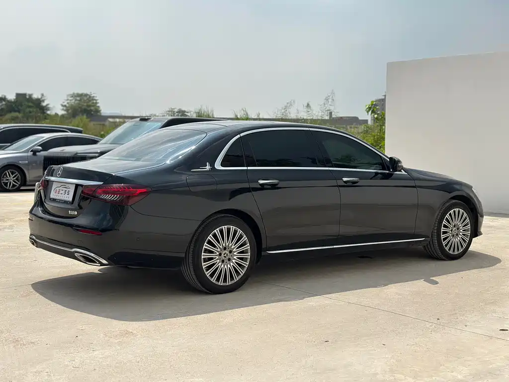 Mercedes-Benz E-Class — миниатюра 19