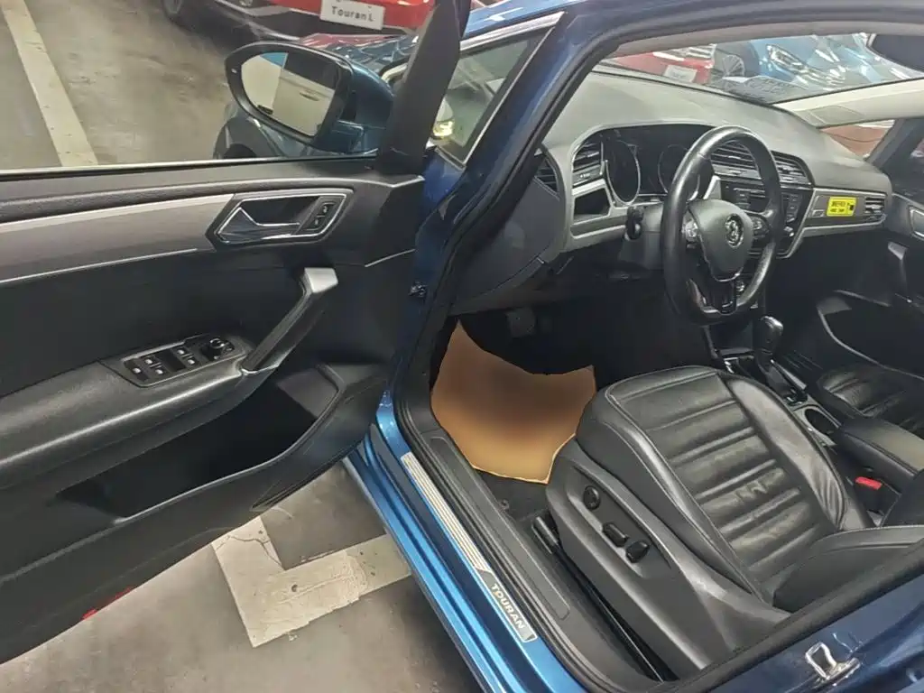 Volkswagen Touran — миниатюра 16