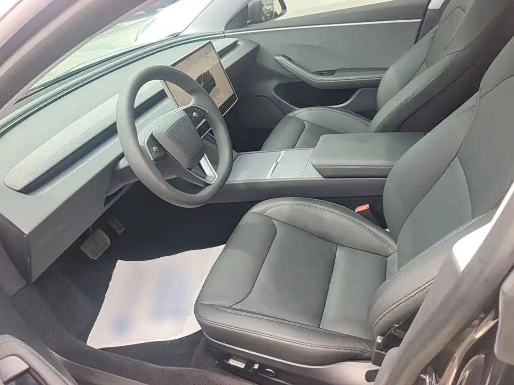 Tesla Model 3 — миниатюра 15