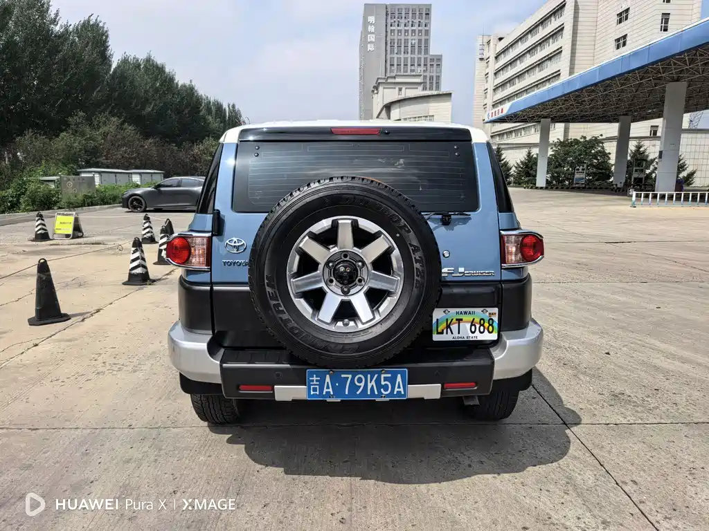 Toyota FJ Cruiser — миниатюра 8