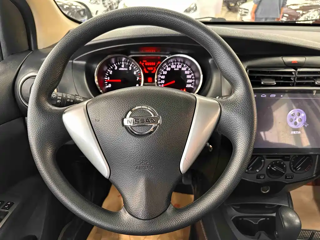 Nissan Livina — миниатюра 13