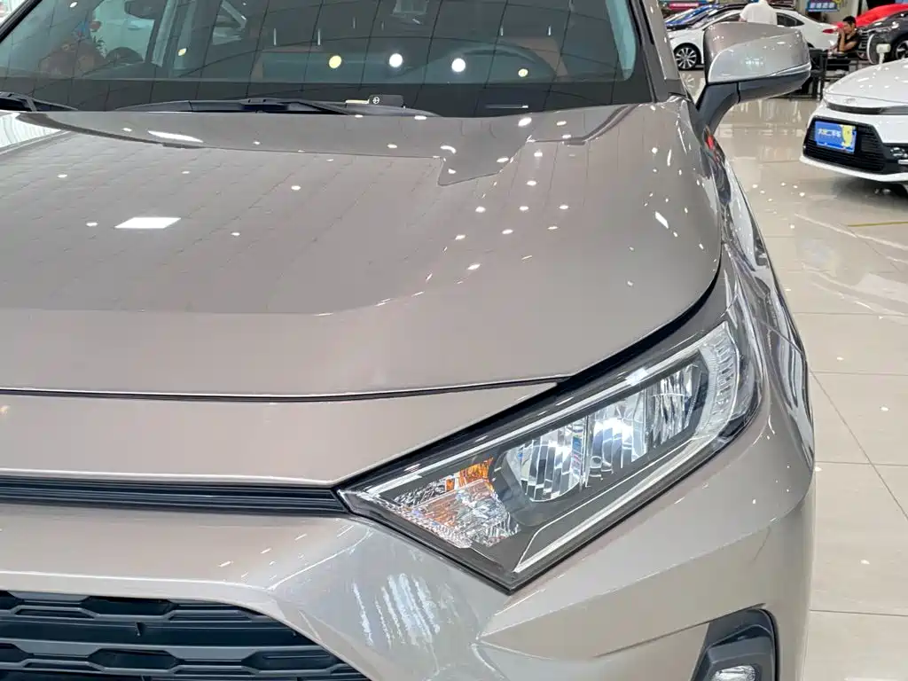 Toyota RAV4 — миниатюра 14