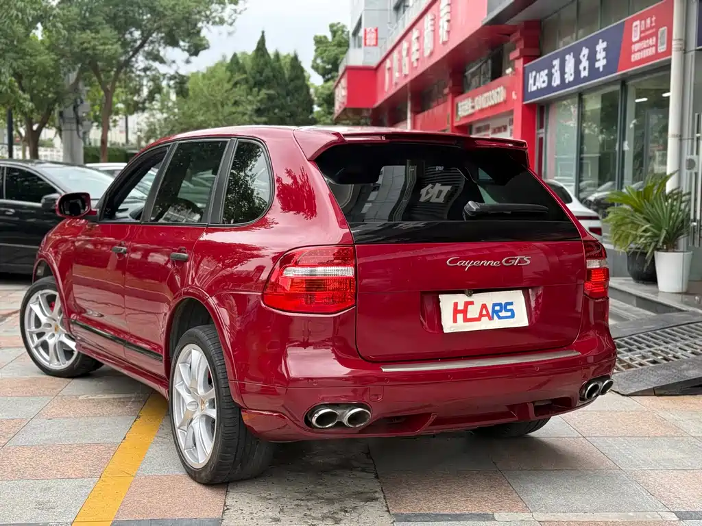 Porsche Cayenne — миниатюра 7
