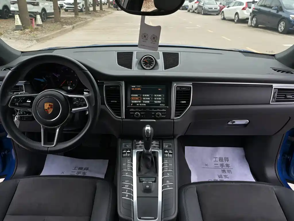 Porsche Macan — миниатюра 5