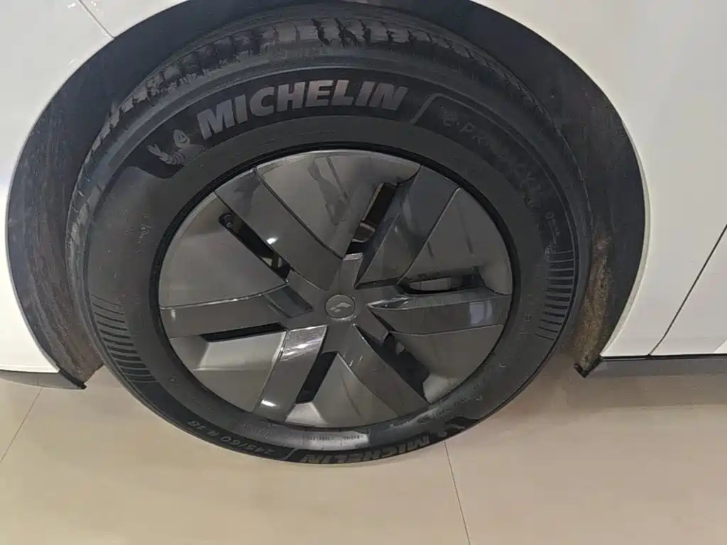 Li Auto Li MEGA — миниатюра 23