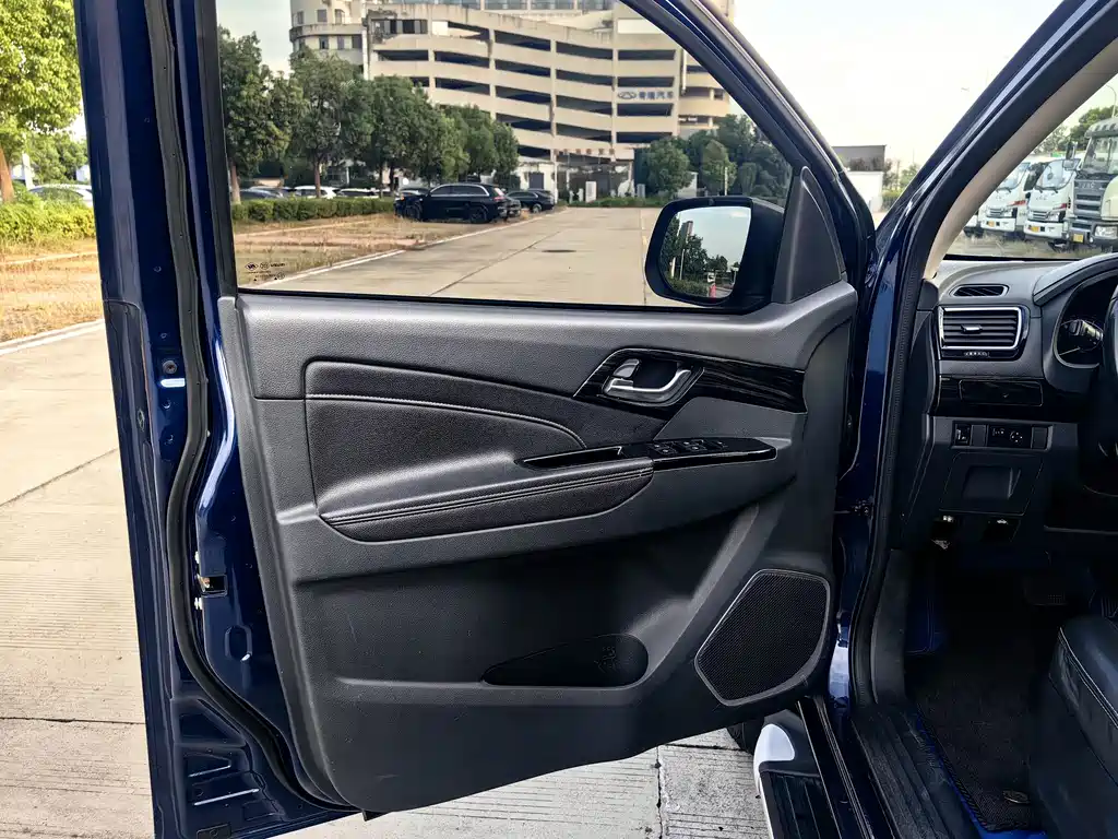 Isuzu Lingtuo — миниатюра 9