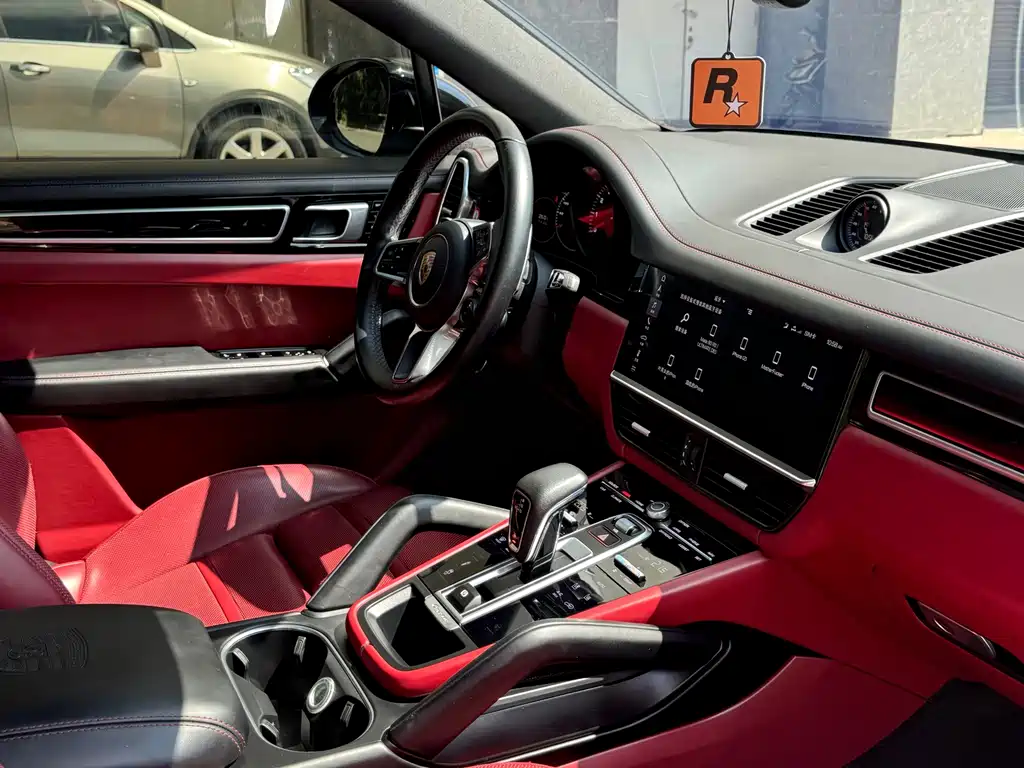 Porsche Cayenne — миниатюра 6