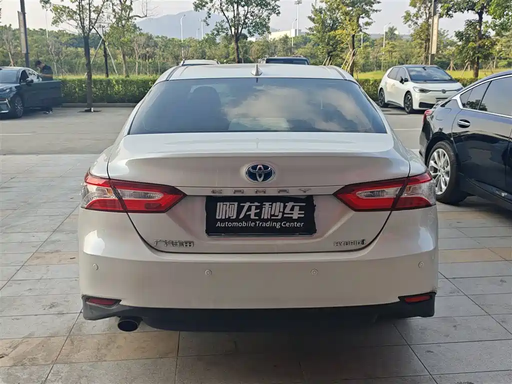 Toyota Camry — миниатюра 4