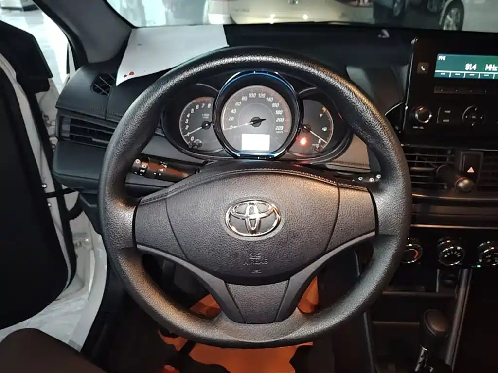 Toyota Yaris L — миниатюра 11