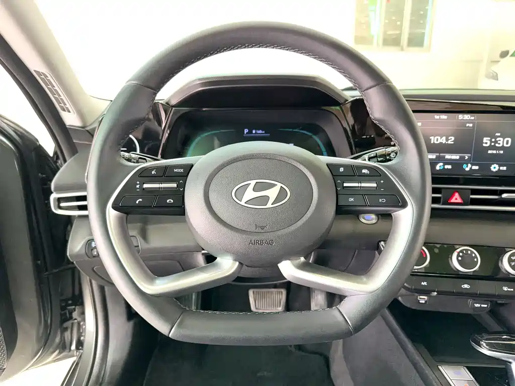 Hyundai Elantra — миниатюра 20