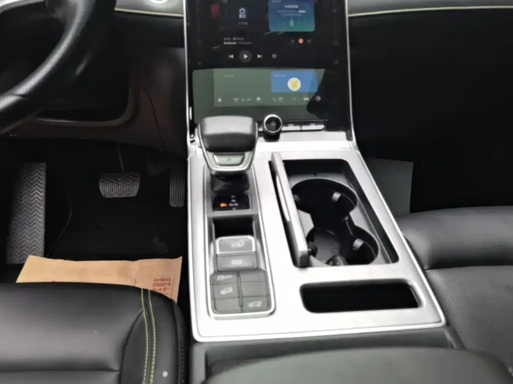 Roewe RX5 — миниатюра 14