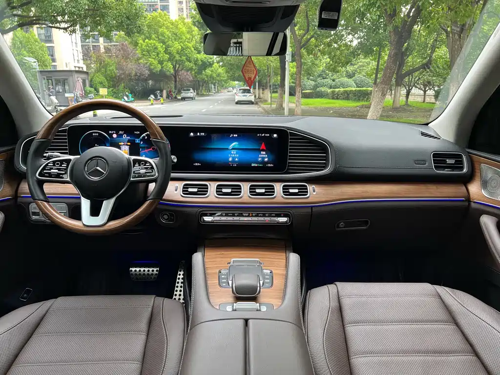 Mercedes-Benz GLS — миниатюра 8
