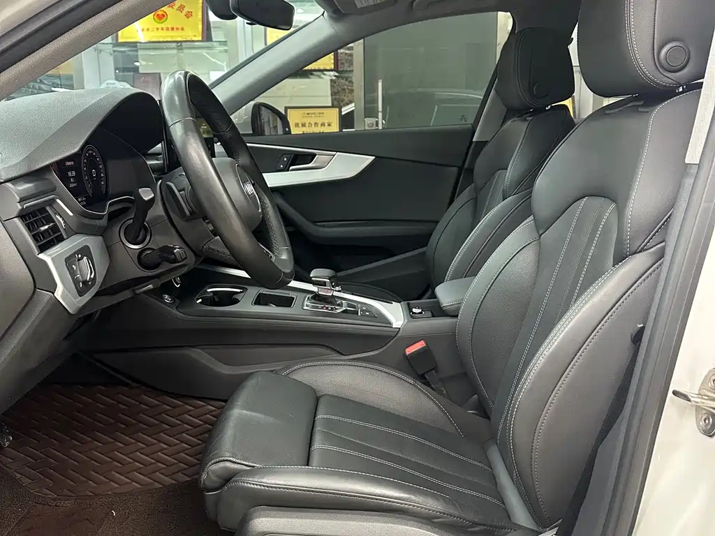 Audi A4L 2023 40 TFSI Fashion
