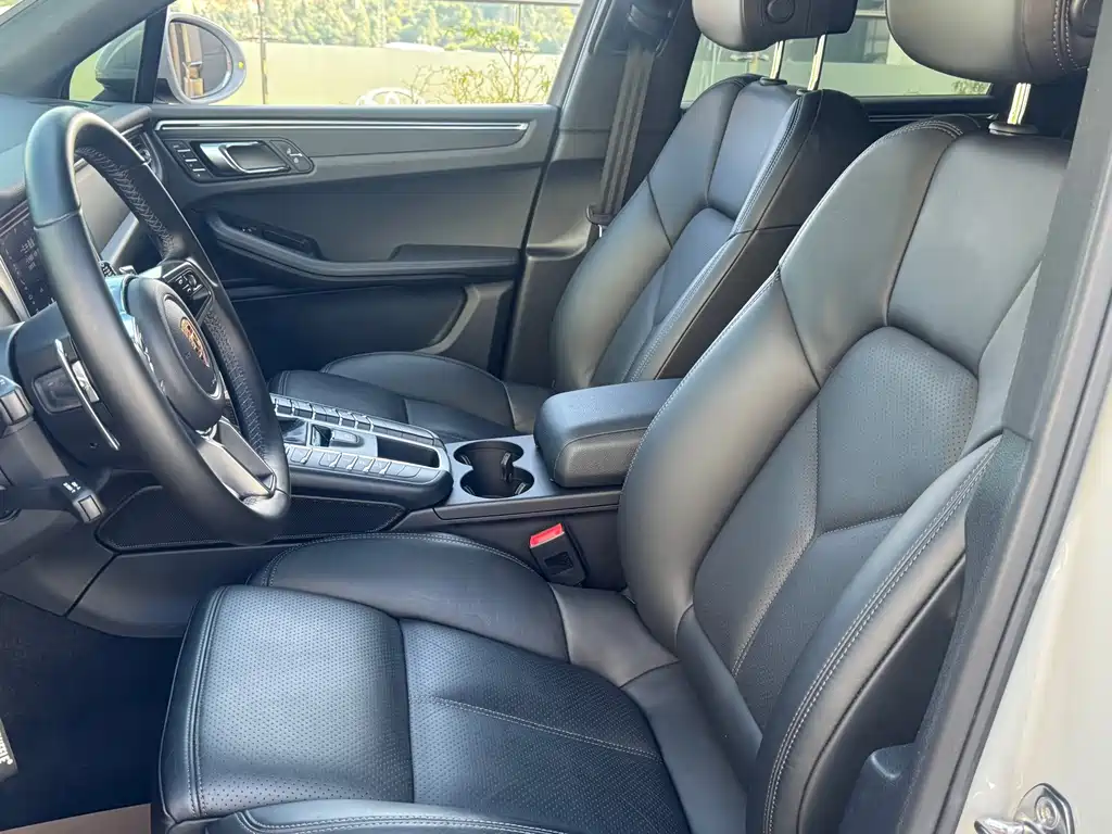 Porsche Macan — миниатюра 26