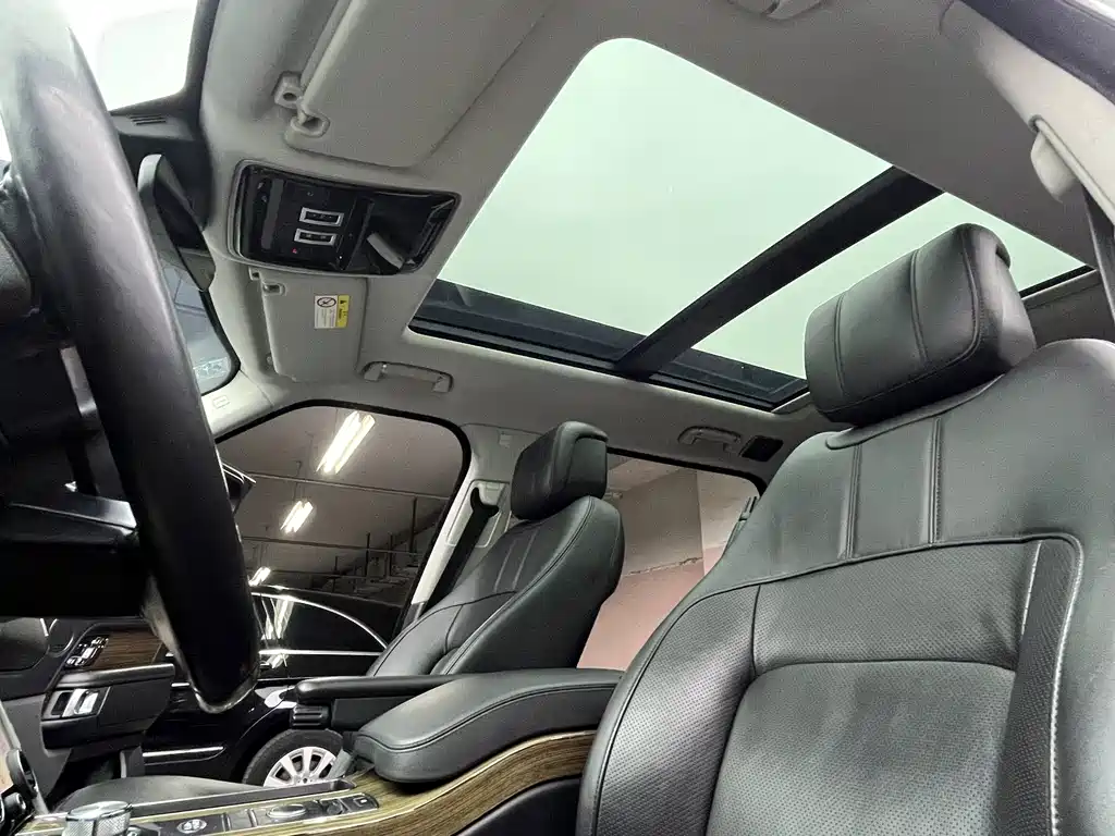 Land Rover Range Rover — миниатюра 8