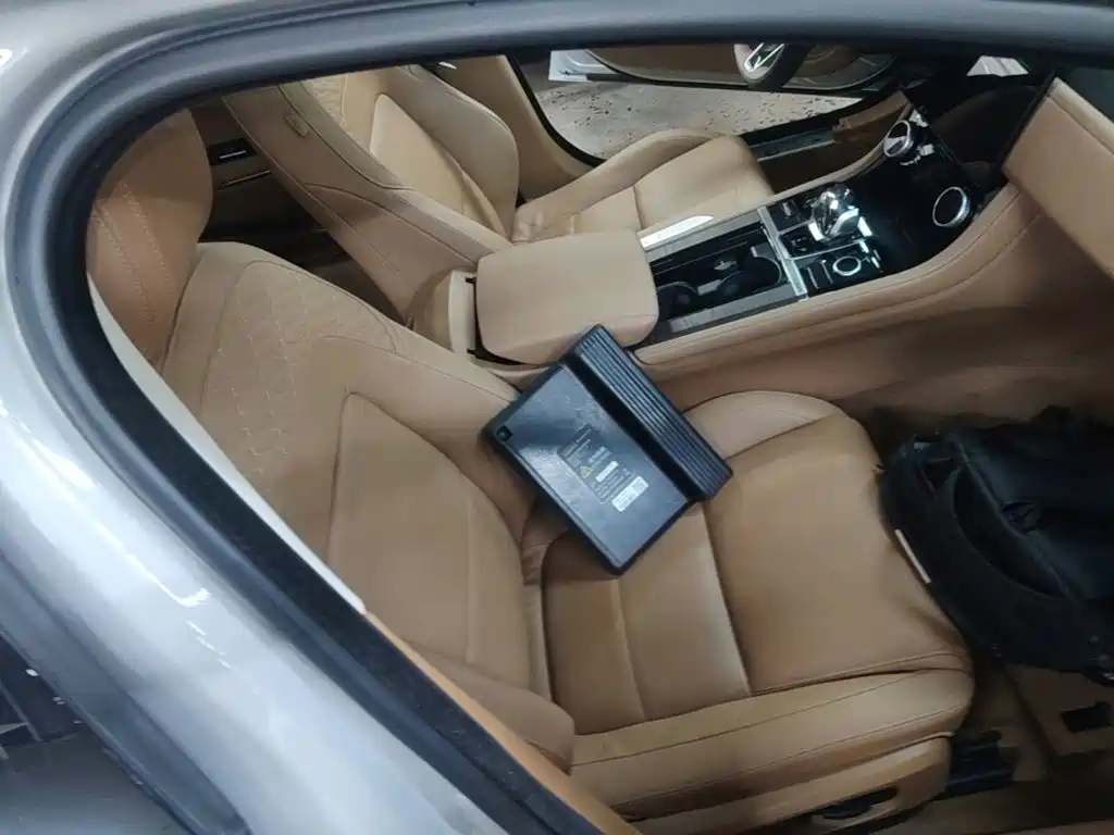 Jaguar XFL — миниатюра 25