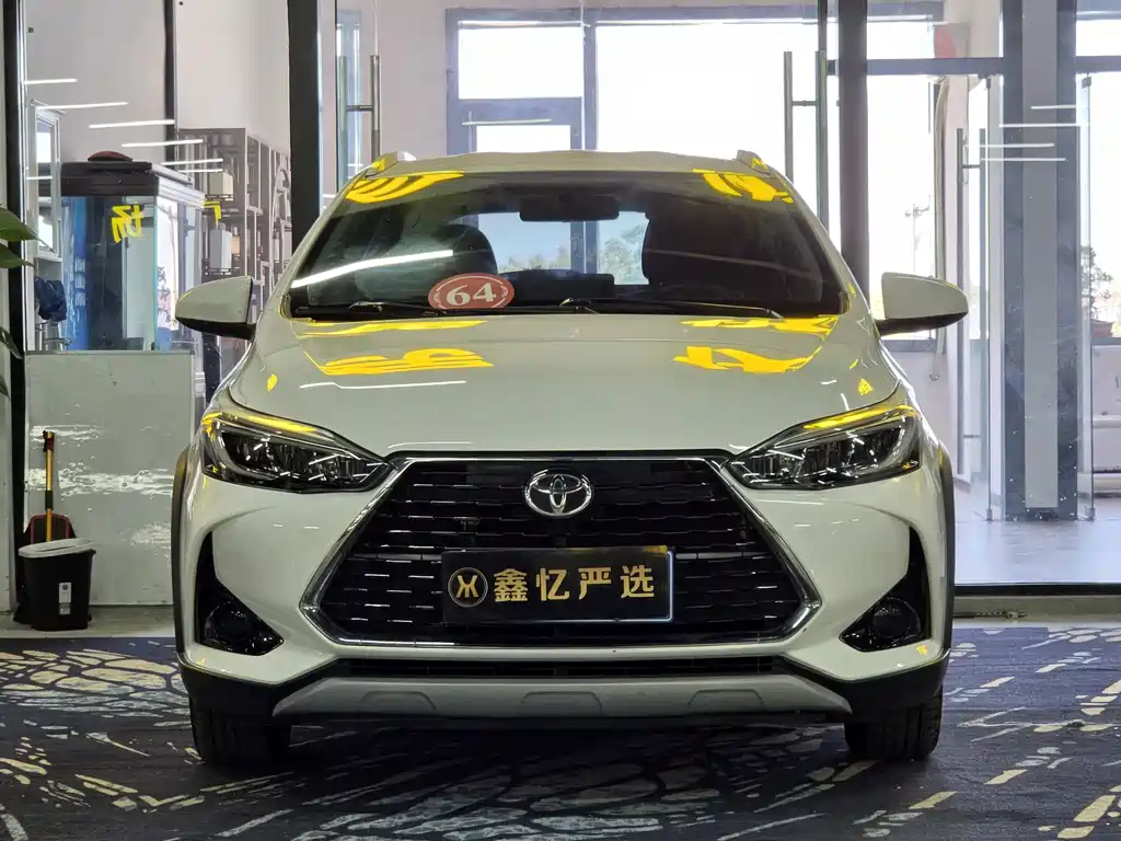 Toyota Yaris L — миниатюра 2