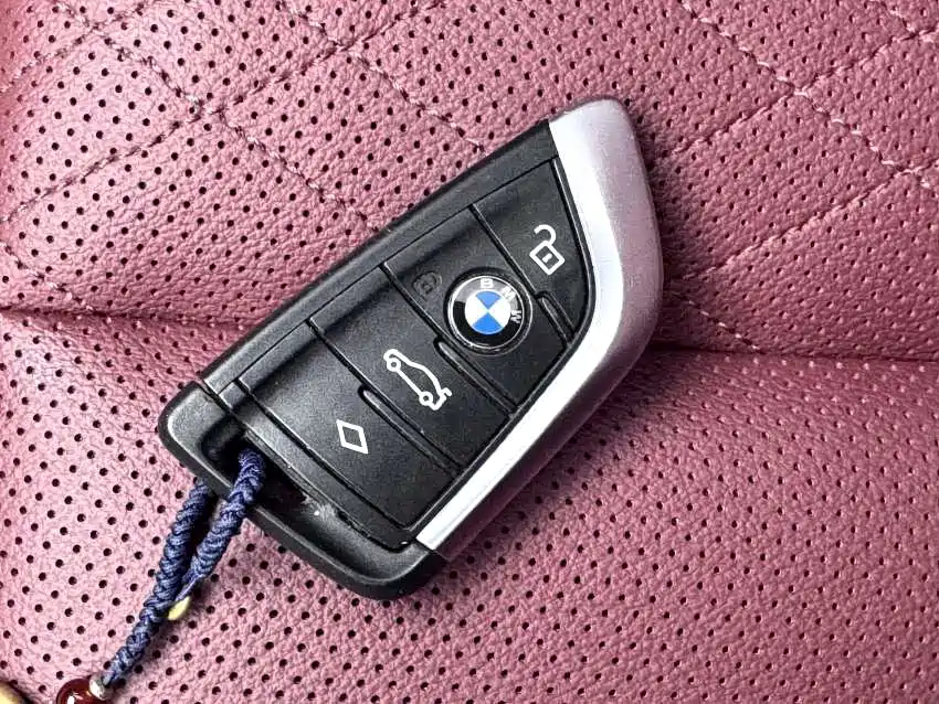 BMW iX3 — миниатюра 13