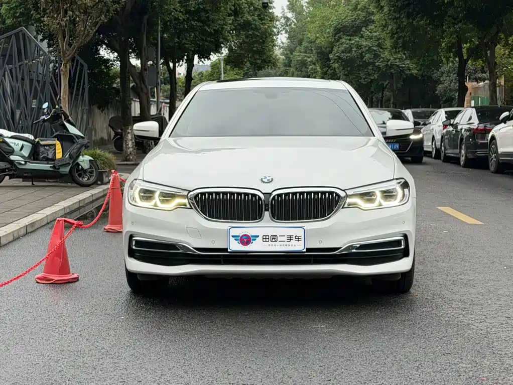 BMW 5 Series — миниатюра 2