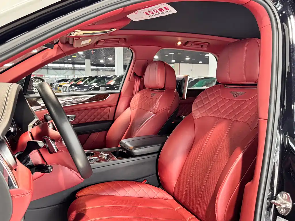 Bentley Bentayga — миниатюра 4