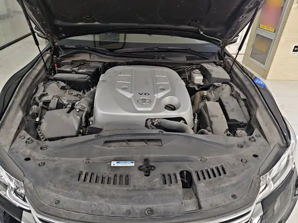 Toyota Crown — миниатюра 20
