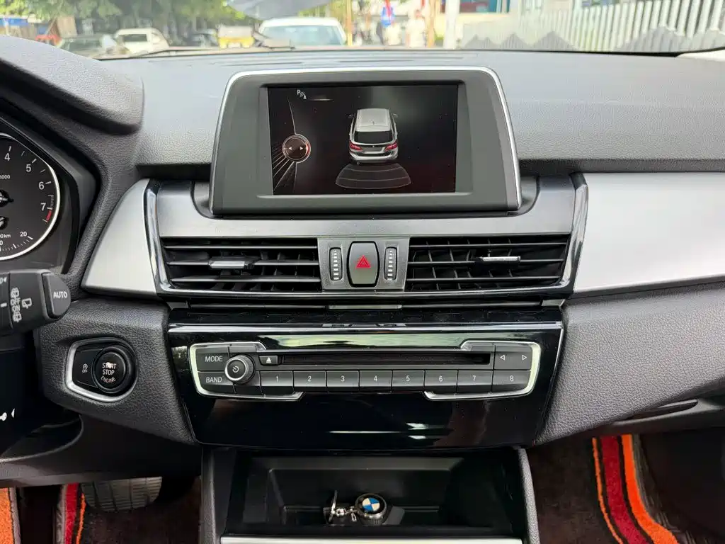 BMW 2 Series Active Tourer — миниатюра 10