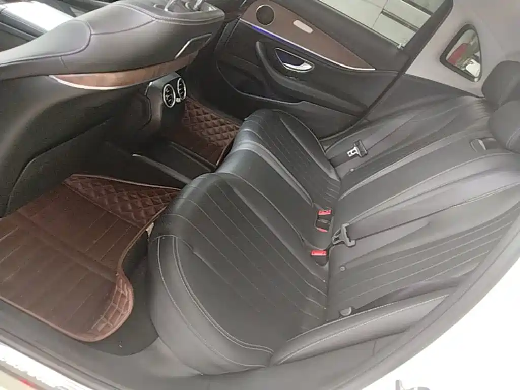 Mercedes-Benz E-Class — миниатюра 17