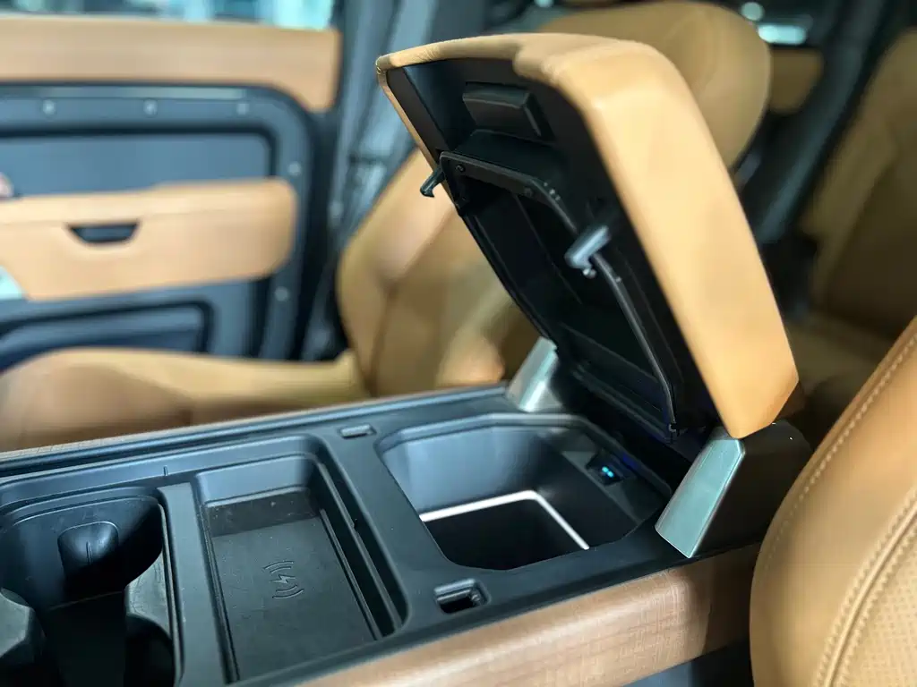 Land Rover Defender — миниатюра 10