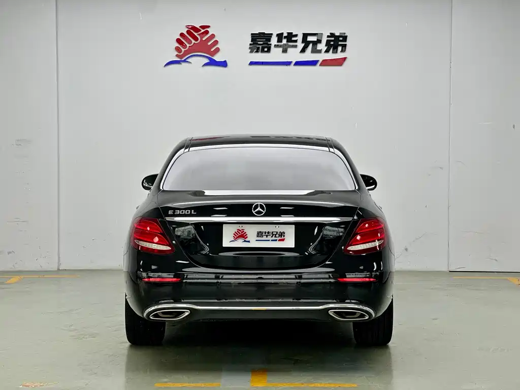 Mercedes-Benz E-Class — миниатюра 9