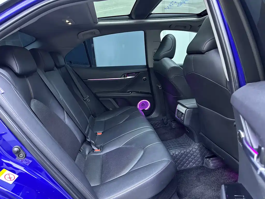 Toyota Camry — миниатюра 14