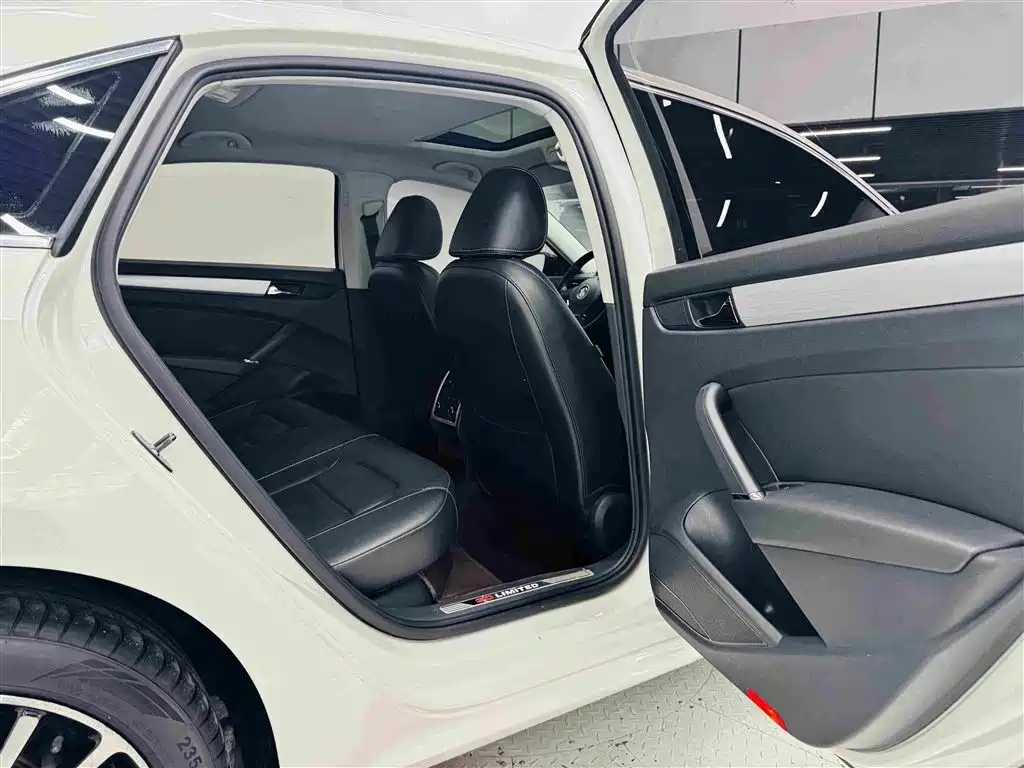 Volkswagen Passat — миниатюра 25