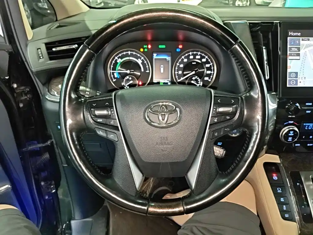 Toyota Vellfire — миниатюра 11
