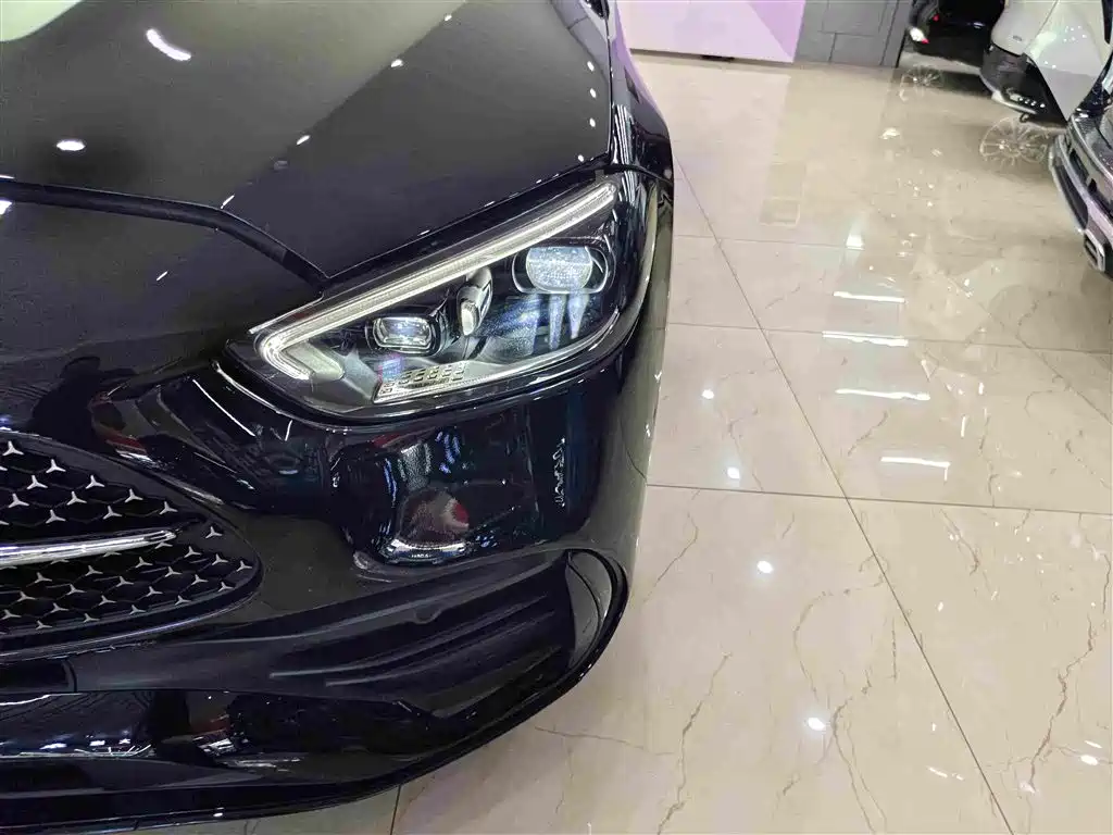 Mercedes-Benz C-Class — миниатюра 11