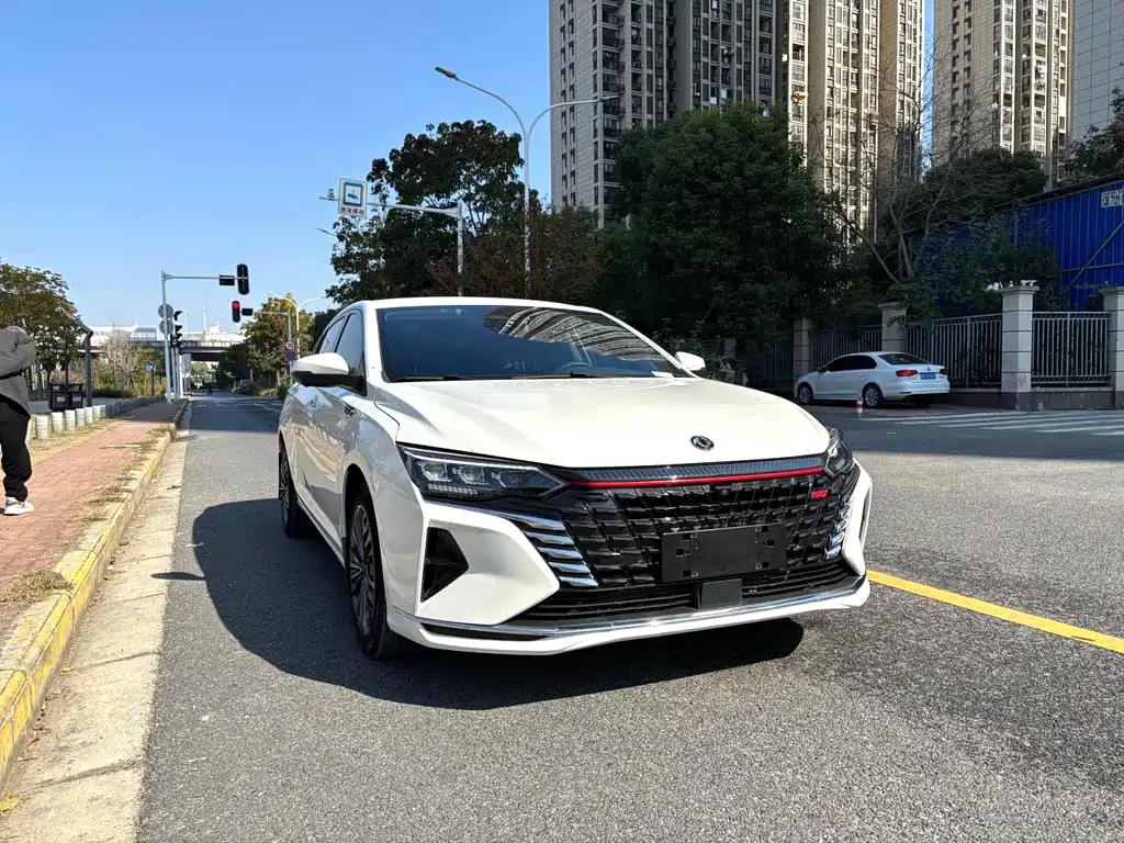 DONGFENG YI HYUN MAX