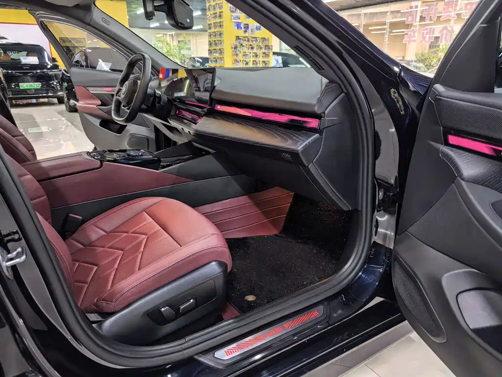 BMW i5 — миниатюра 11