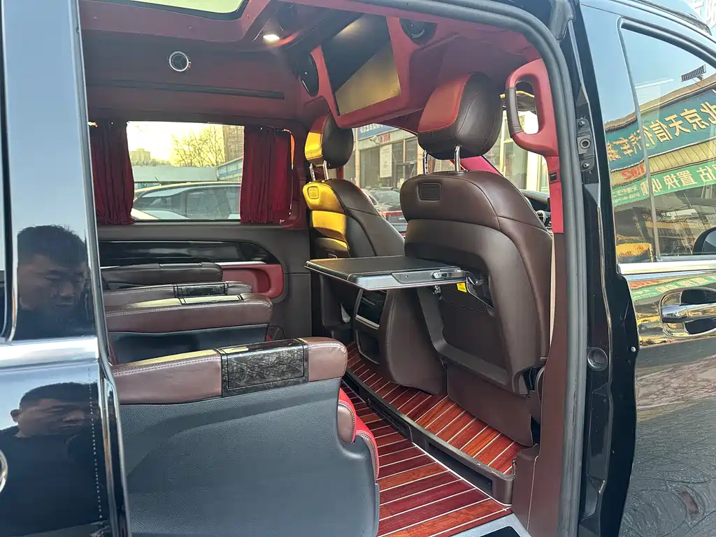 MERCEDES-BENZ V CLASS