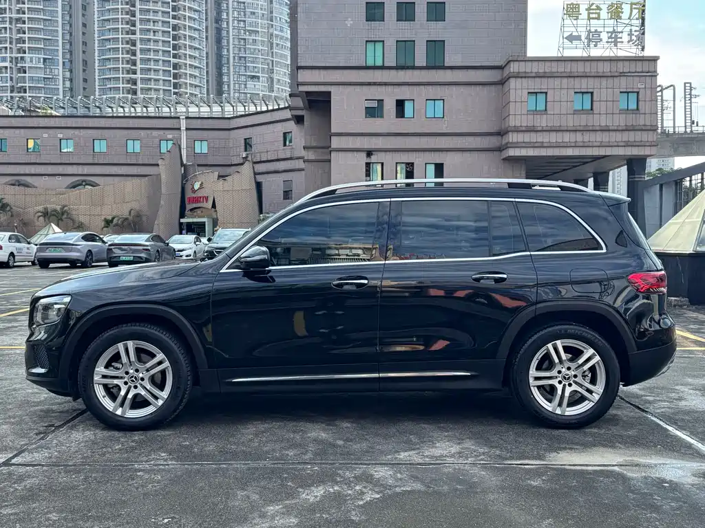 Mercedes-Benz GLB — миниатюра 27