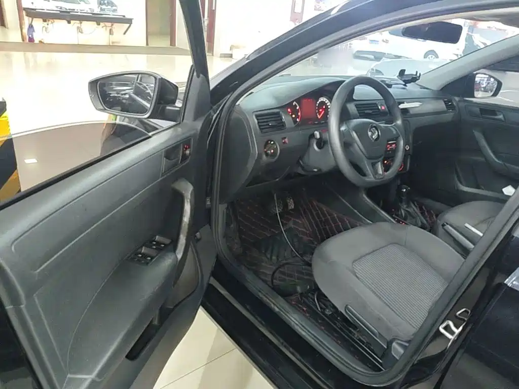 Volkswagen Santana — миниатюра 16