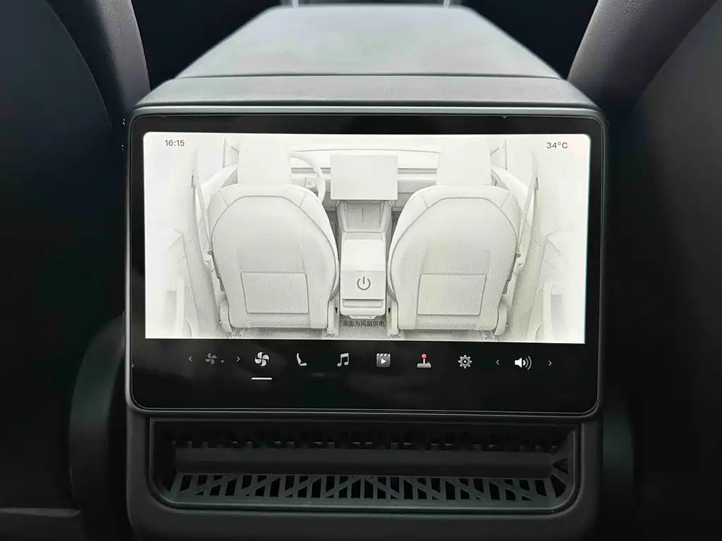 Tesla Model Y — миниатюра 15