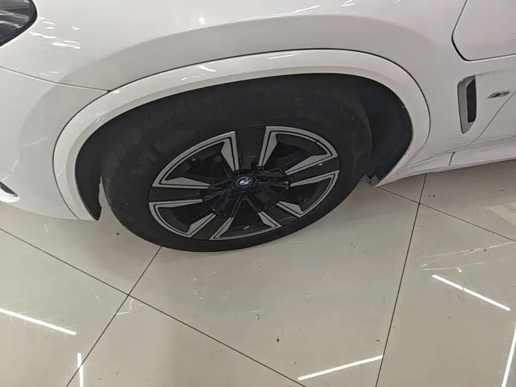 BMW iX3 — миниатюра 23