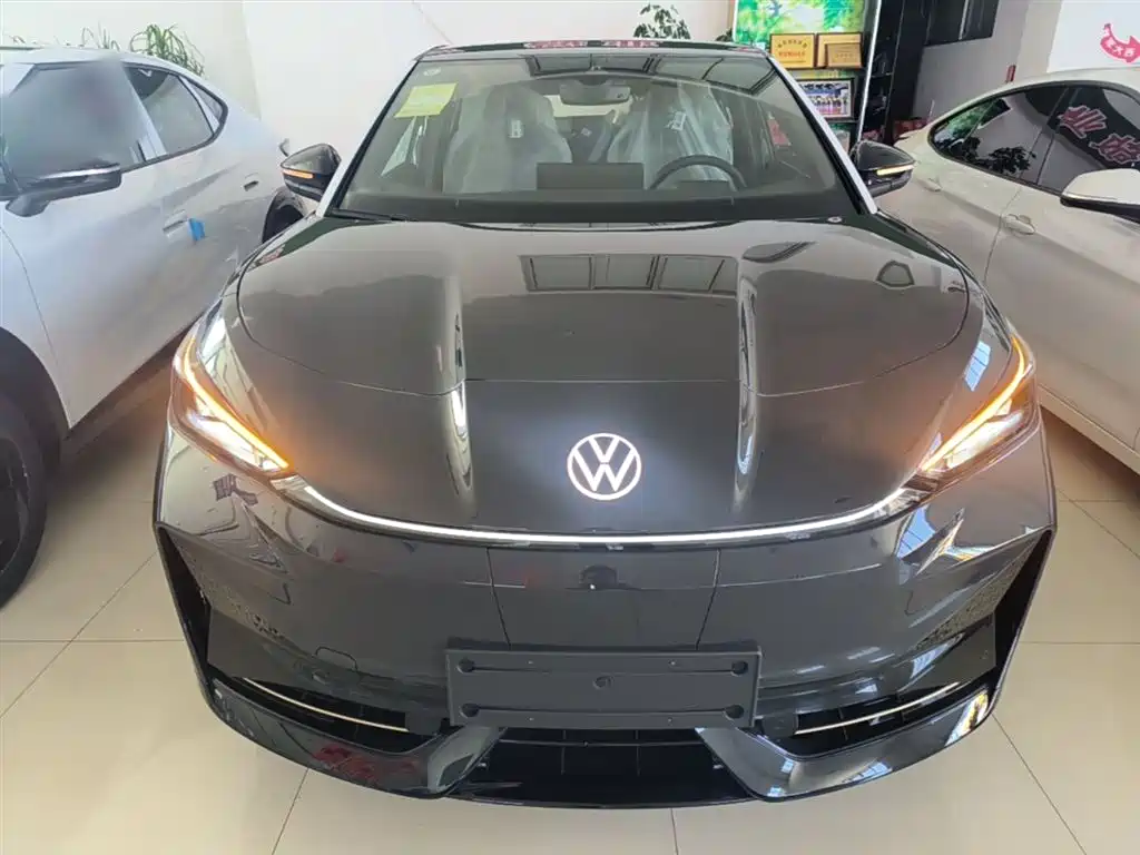 Volkswagen 06 2025 Pure