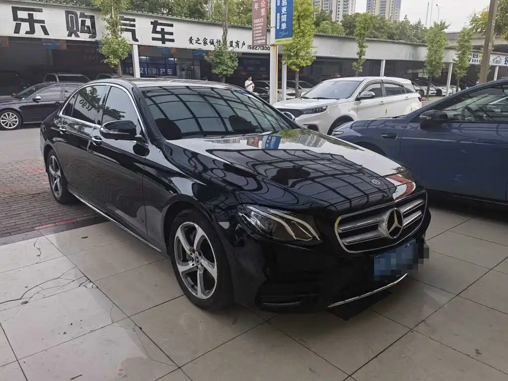 Mercedes-Benz E-Class — миниатюра 3
