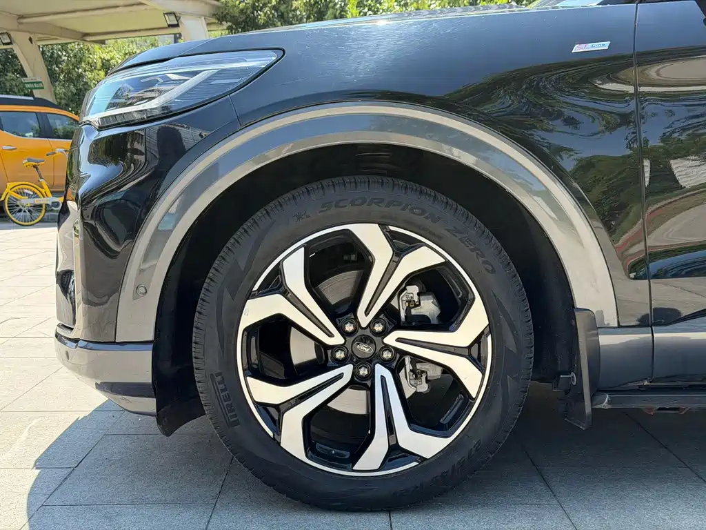 Ford Explorer — миниатюра 11