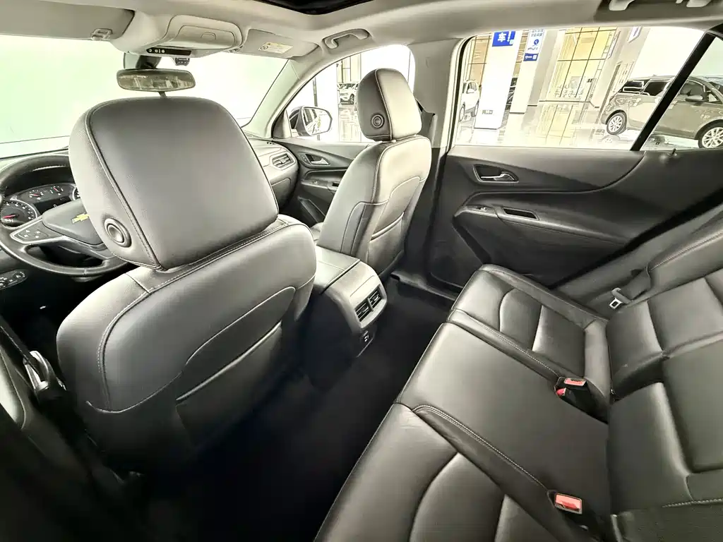 Chevrolet Equinox — миниатюра 11
