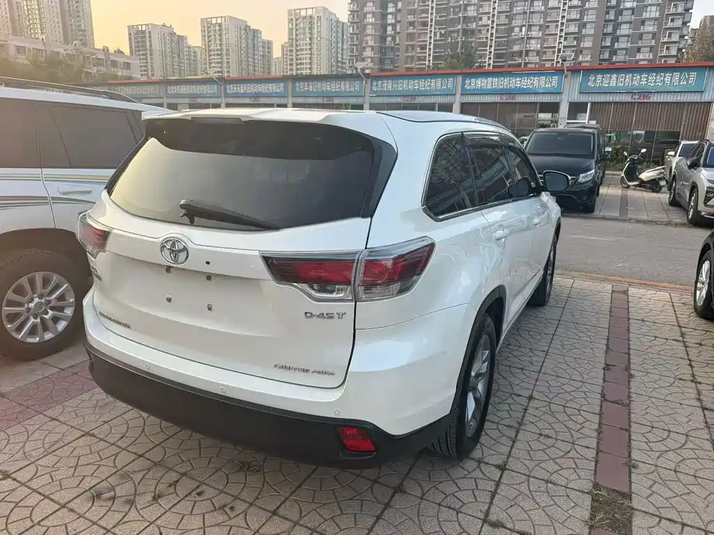 Toyota Highlander — миниатюра 10