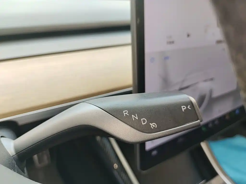 Tesla Model 3 — миниатюра 14