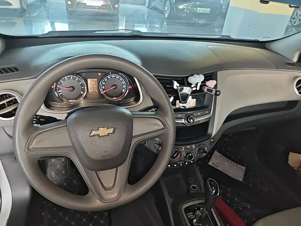 Chevrolet Sail — миниатюра 10
