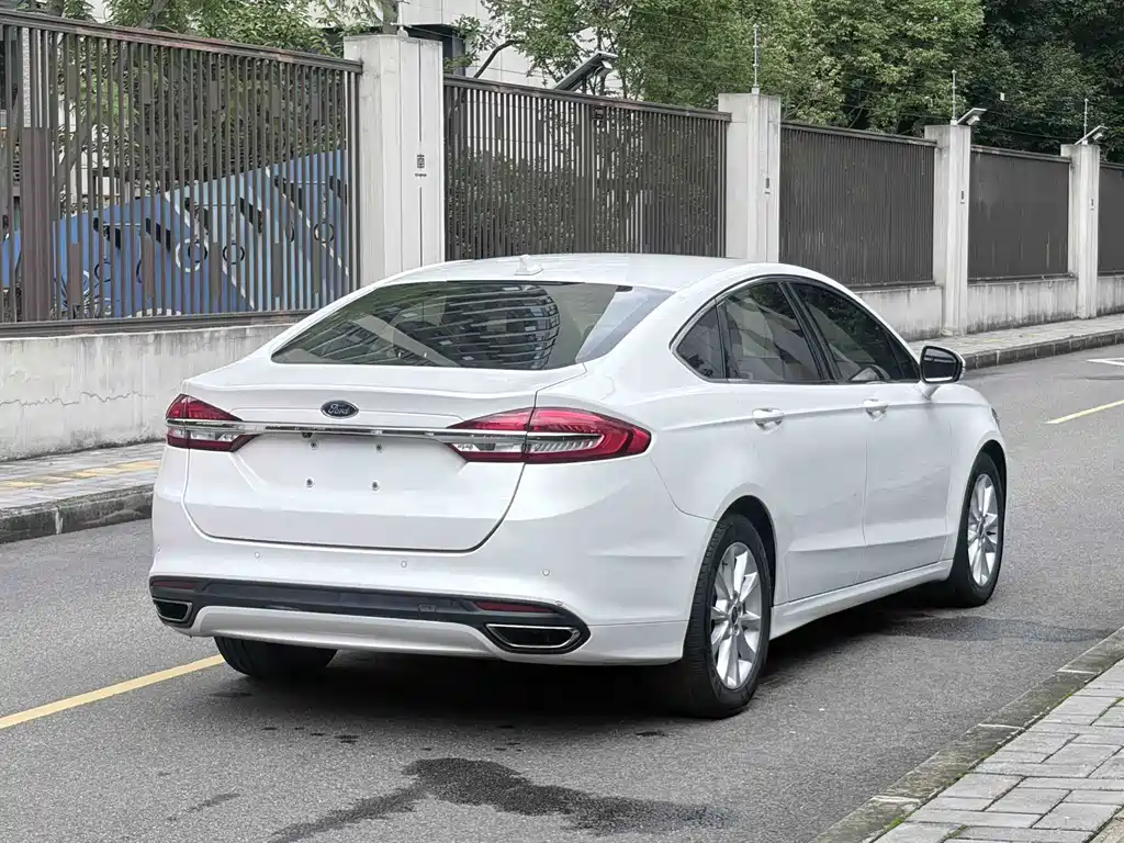 Ford Mondeo — миниатюра 12